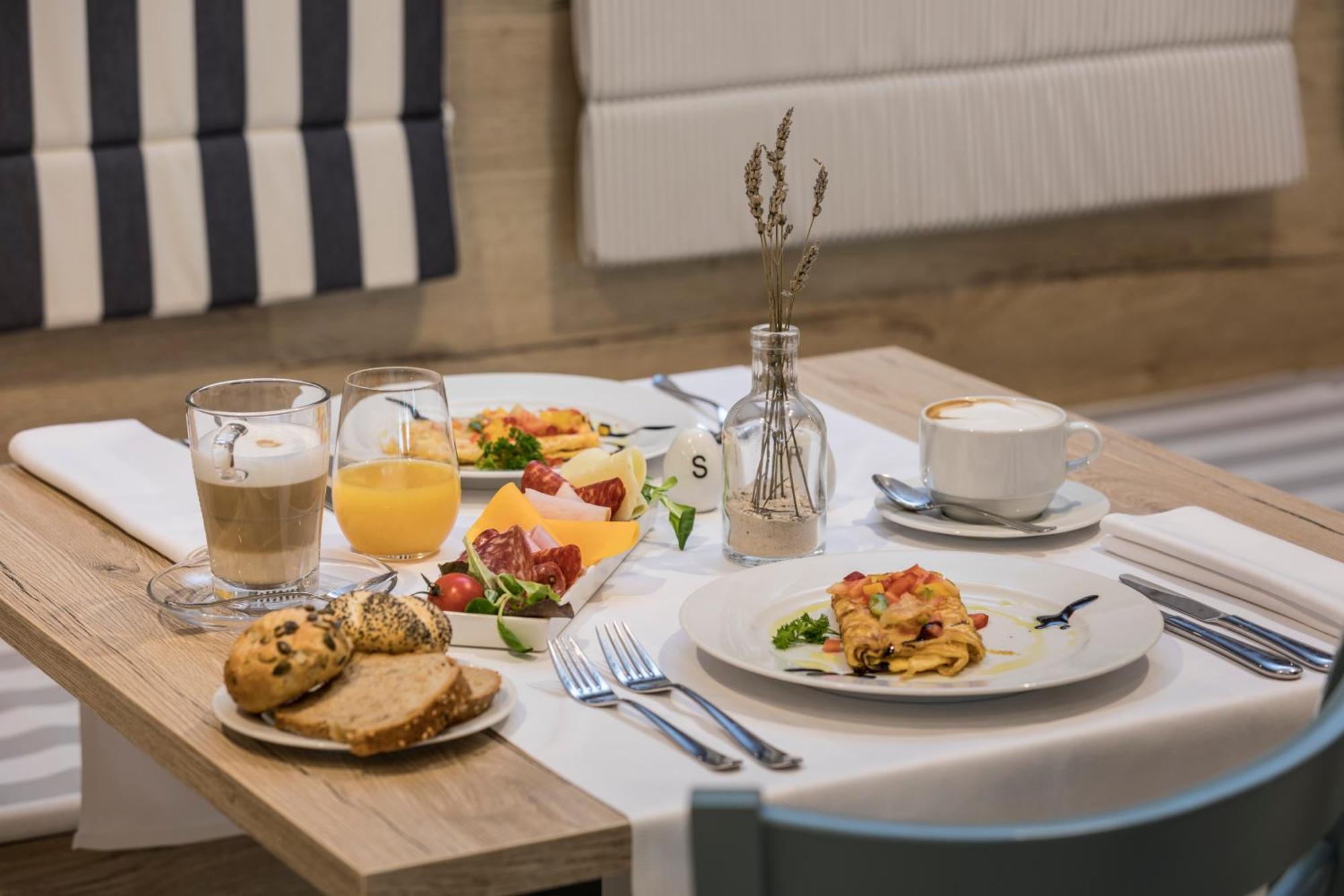 Falkensteiner Hotel Park Пунат Экстерьер фото